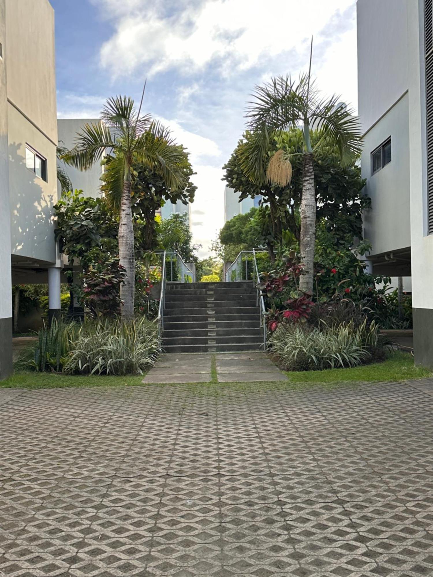 Modern Villa In Grand Bay - Short Walk To Beach Экстерьер фото