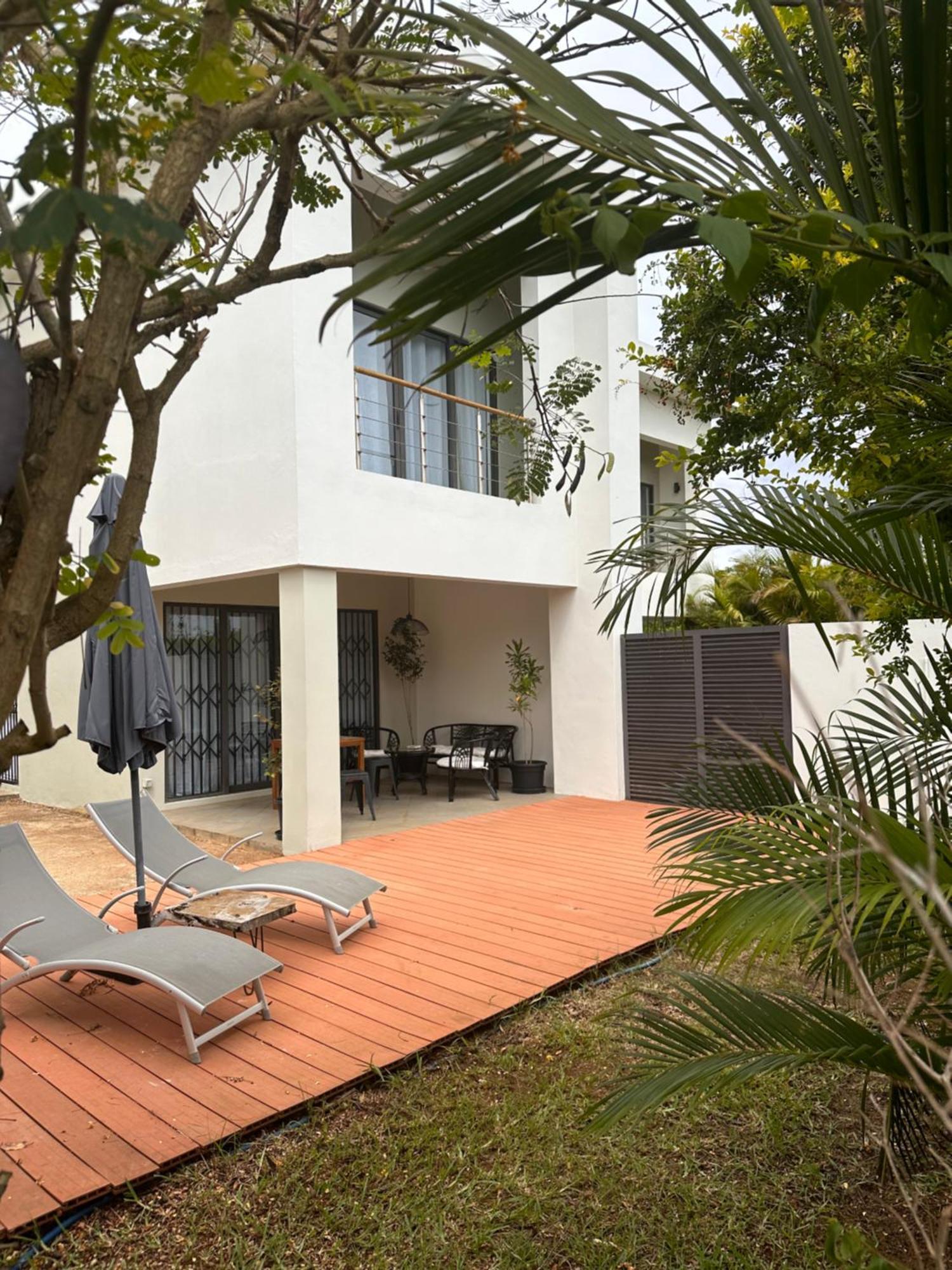 Modern Villa In Grand Bay - Short Walk To Beach Экстерьер фото