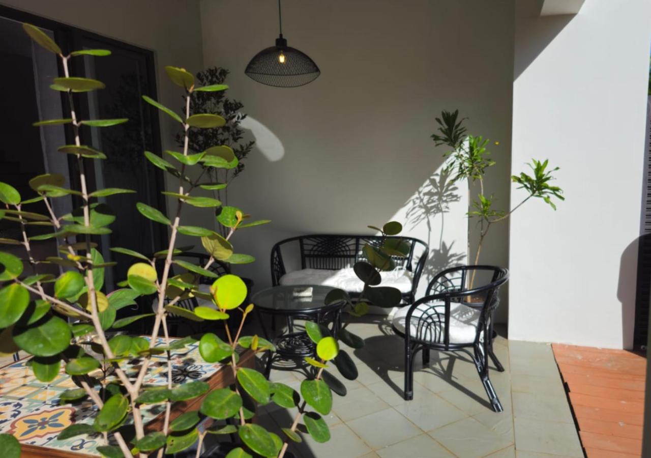 Modern Villa In Grand Bay - Short Walk To Beach Экстерьер фото
