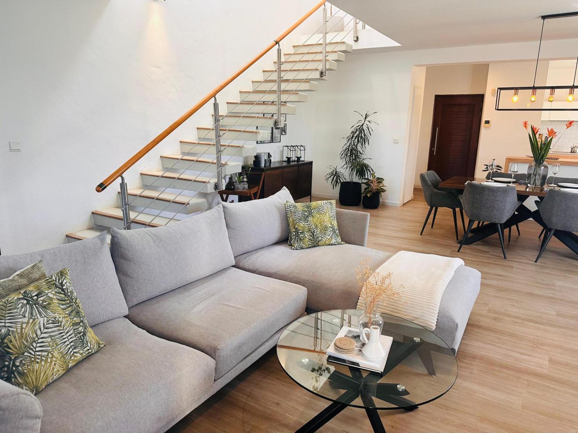 Modern Villa In Grand Bay - Short Walk To Beach Экстерьер фото