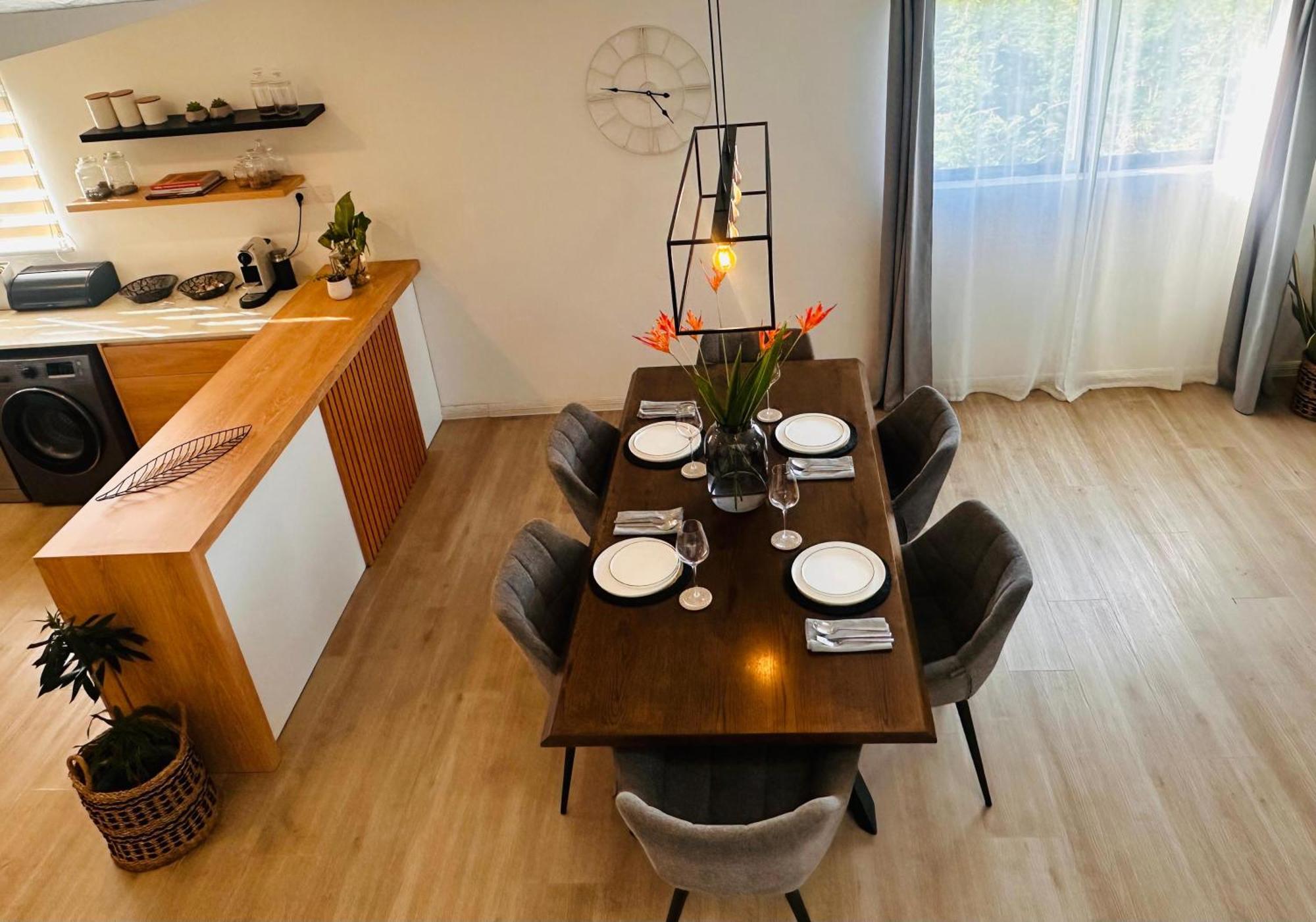 Modern Villa In Grand Bay - Short Walk To Beach Экстерьер фото