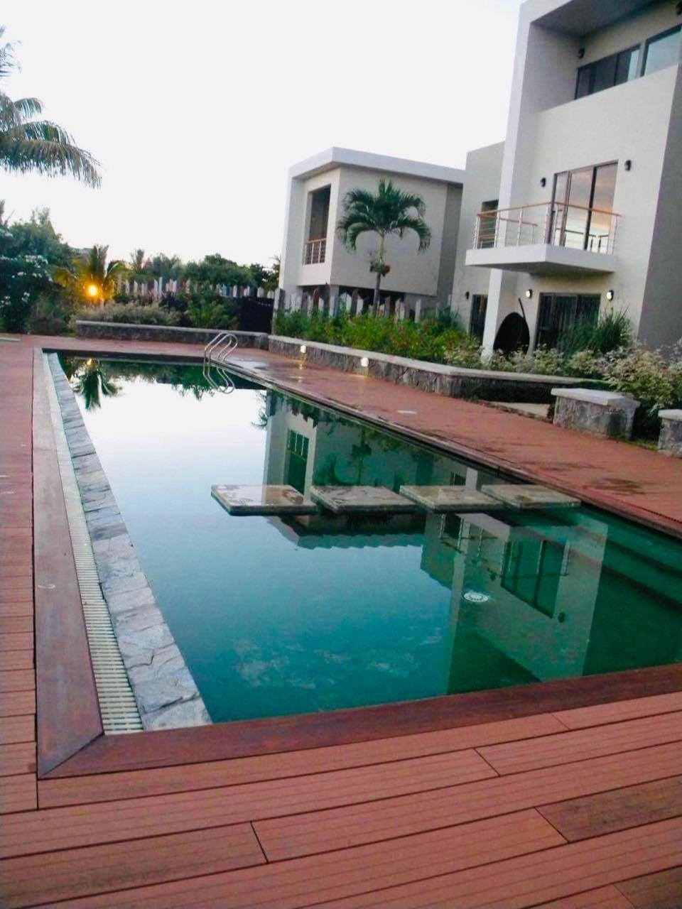 Modern Villa In Grand Bay - Short Walk To Beach Экстерьер фото