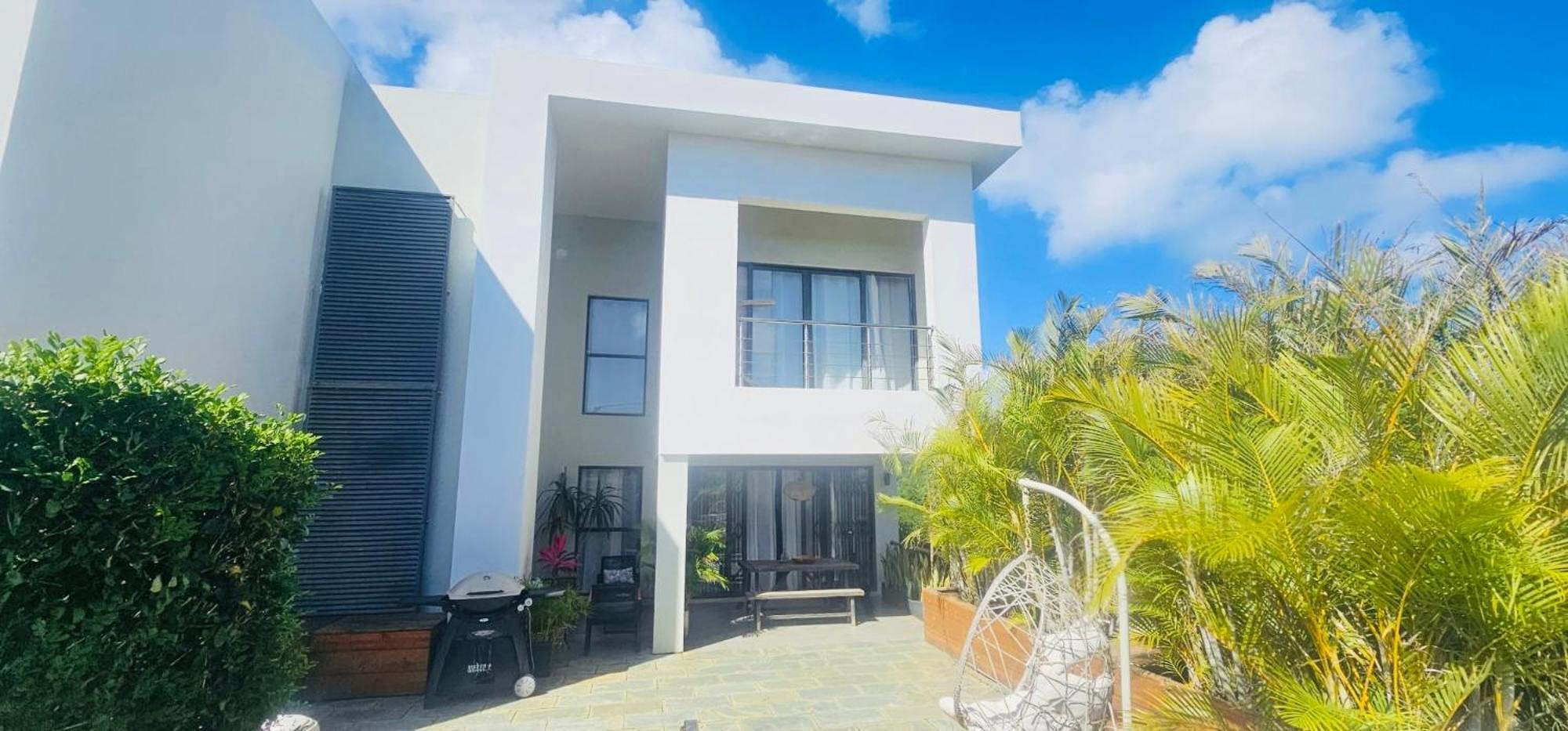 Modern Villa In Grand Bay - Short Walk To Beach Экстерьер фото